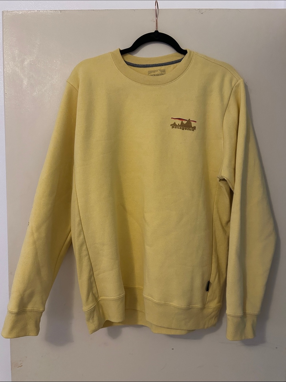 Patagonia Yellow Crewneck Sweatshirt with Logo Sleeve Men’s M or Woman’s L